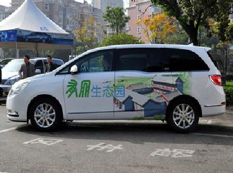 白河户外车贴喷绘如何保持效果?