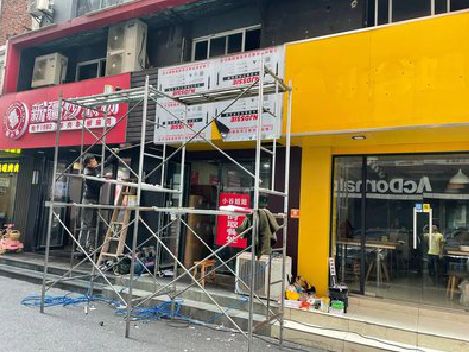 白河制作广告招牌如何避免它发黄？